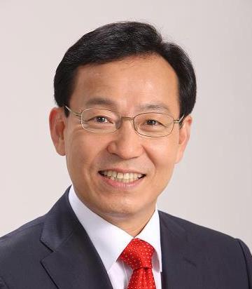 윤석열 대통령은 29일 중앙노동위원회 위원장에 김태기 전 단국대 경제학과 교수를 임명했다. (사진=대통령실 제공) 2022.11.29./뉴시스
