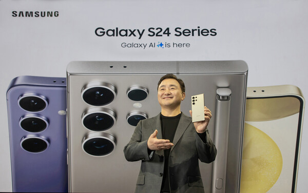 17일(현지시간) 미국 새너제이에 위치한 SAP센터에서 개최된 '갤럭시 언팩 2024(Galaxy Unpacked 2024)' 행사에서 삼성전자 MX사업부장 노태문 사장이 '갤럭시 S24 시리즈'를 소개하는 모습. 사진=삼성전자