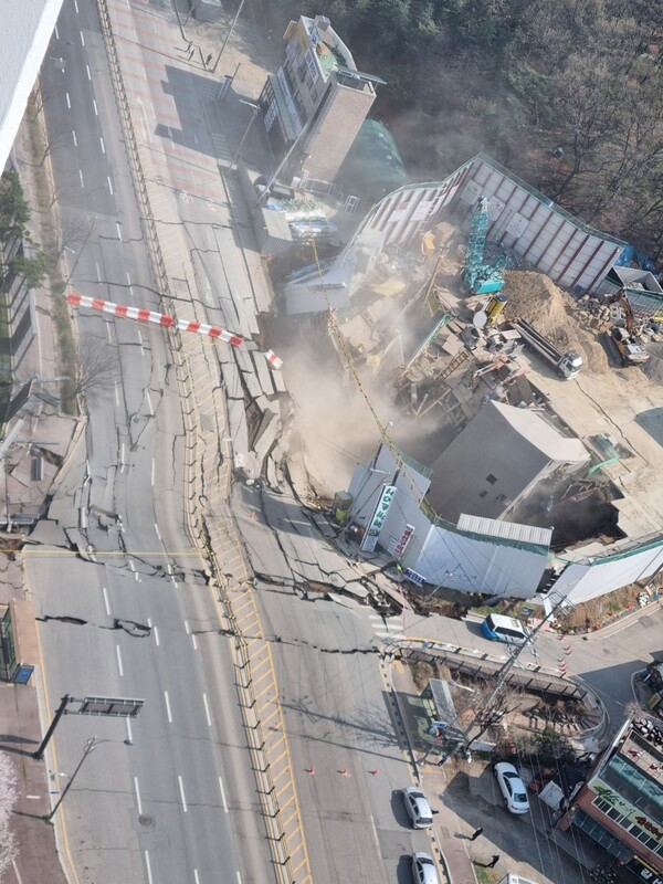 경기 광명시 일직동 신안산선 공사 현장에서 붕괴사고가 났다. (사진=독자 제공) 2025.4.11. 사진=뉴시스