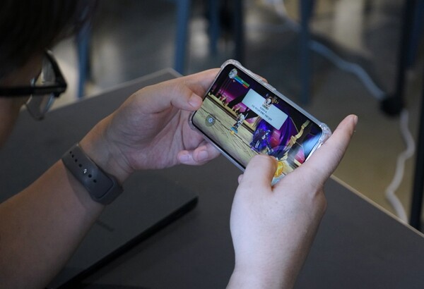 가디스오더를 체험 중인 모습. 사진=카카오게임즈