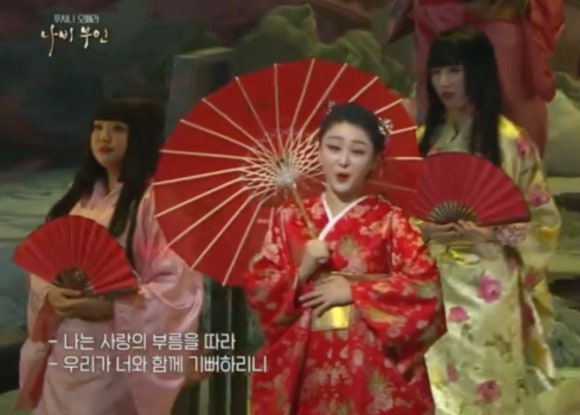 지난해 광복절을 기념해 KBS에서 방영한 푸치니의 오페라 '나비부인'은 일본을 배경으로 한 탓에 기모노와 기미가요가 등장한다. 당시 공영방송이 광복절에 방송하기에 적철하지 않다는 비난을 받았다. 사진=KBS 방송화면 캡처