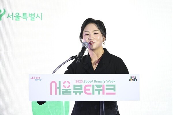 최현 한국콜마 연구소장이 강연 중이다. 사진=서울시