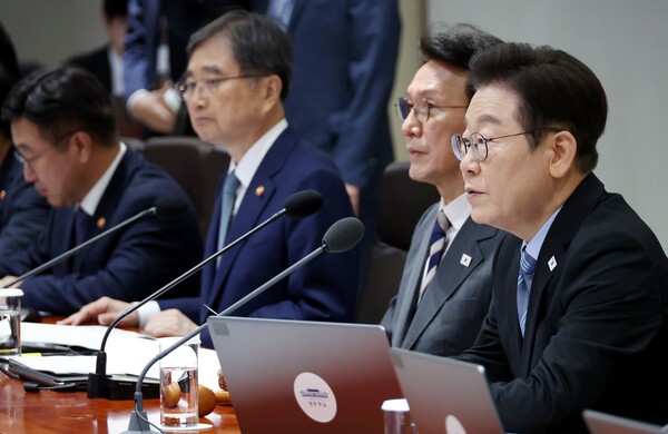 이재명 대통령이 2일 용산 대통령실 청사에서 열린 '제40회 국무회의'에서 발언하는 모습. 사진=대통령실통신사진기자단