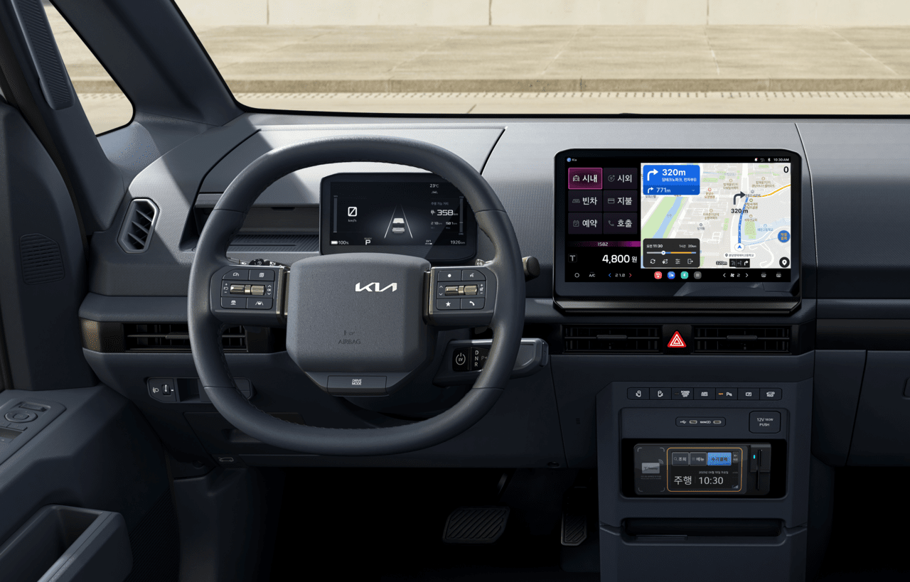 기아가 PV5를 택시 영업에 특화시킨 '올인원 디스플레이 2'를 16일 공개했다. 사진=기아