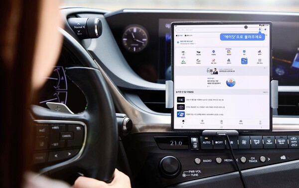 TMAP 내비게이션이 음성 인식 프로그램 누구(NUGU)를 생성형 AI인 '에이닷'으로 대체한다. 이를 통해 운전자의 말을 좀 더 잘 이해하고 맥락을 해석해 보다 쉽게 길안내를 하게 될 전망이다 .사진=티맵내비게이션