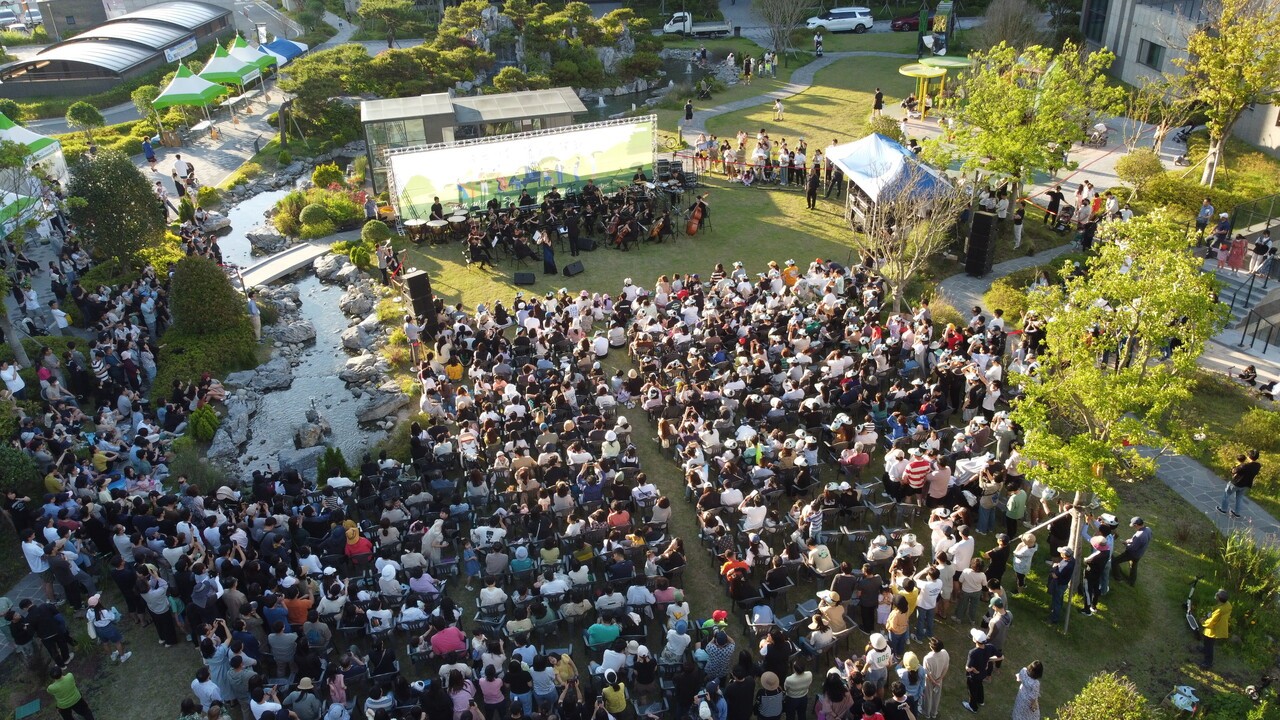 대우건설이 '푸르지오·써밋' 입주민들을 대상으로 '푸르지오 가든 음악회를' 25일, 30일에 개최한다. 사진=대우건설