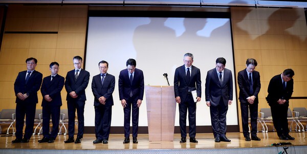 조좌진 롯데카드 대표이사 사장 등이  서울 중구 부영태평빌딩에서 사이버 침해 사고에 대한 대고객 사과를 하고 있다. 사진=뉴시스