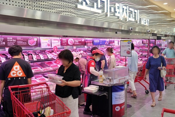 롯데마트는 주말 초특가전 할인 행사를 진행한다. 사진=롯데마트