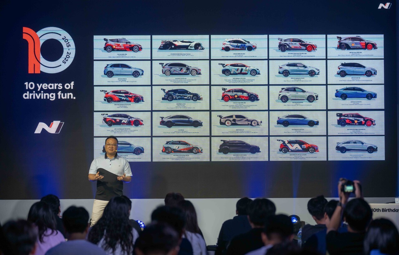 N매니지먼트실 박준우 상무가 고성능 브랜드 N 출범 10주년 기념식에서 발표하고 있다. 사진=현대자동차