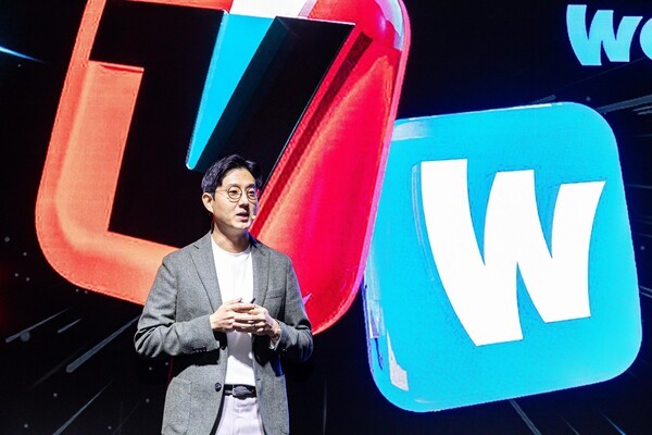 조성현 티빙 CBO(Chief Brand Officer)가 세션 발표를 진행하는 모습. 사진=티빙