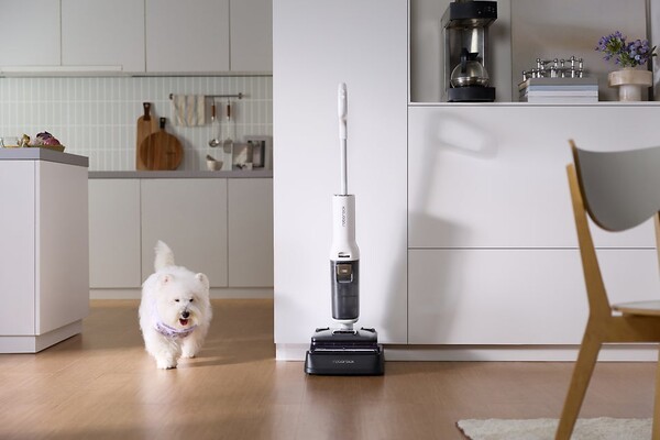 F25 울트라 진공 물걸레 청소기. 사진=로보락