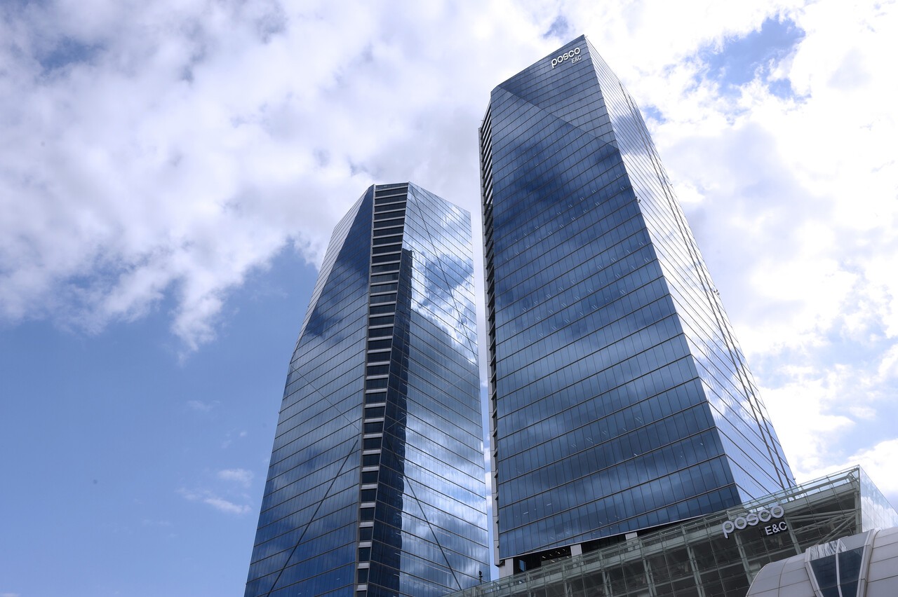 포스코이앤씨는 추석 명절을 앞두고 중소 협력사의 자금 부담을 덜기 위해 총 340억원 규모의 거래대금을 최대 16일 앞당겨 29일 현금으로 전액 지급할 예정이다. 사진=포스코이앤씨