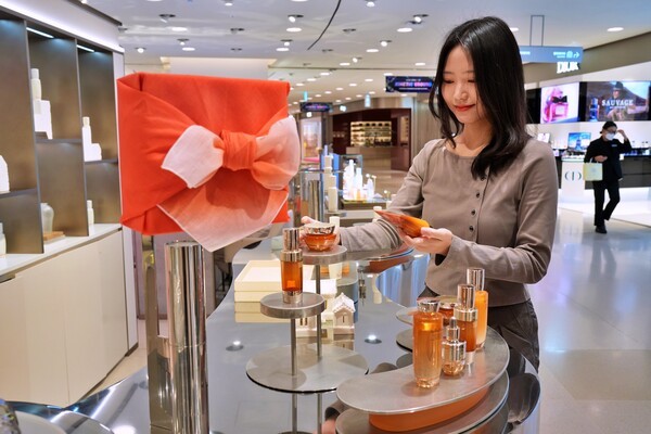 롯데백화점은 가을 정기 세일을 진행한다. 사진=롯데백화점