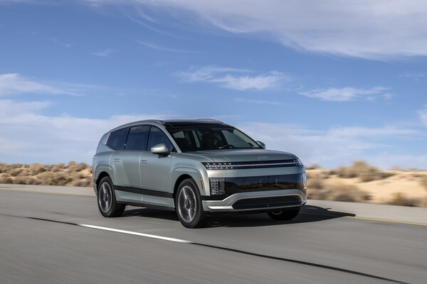 아이오닉 9의 동력시스템이 워즈오토가 선정하는 '2025 워즈오토 10대 엔진 및 동력시스템'을  수상했다. 사진=현대자동차그룹