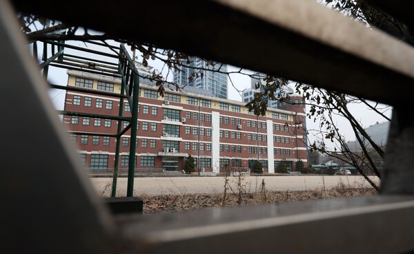 저출산에 따른 학령인구 감소로 폐교가 결정된 서울 성동구 성수공업고등학교. 성수공고는 휘경공고로 통폐합되고, 이 부지에 지체장애 학생들을 위한 공립 특수학교 '성진학교'가 건립된다. 사진=뉴시스