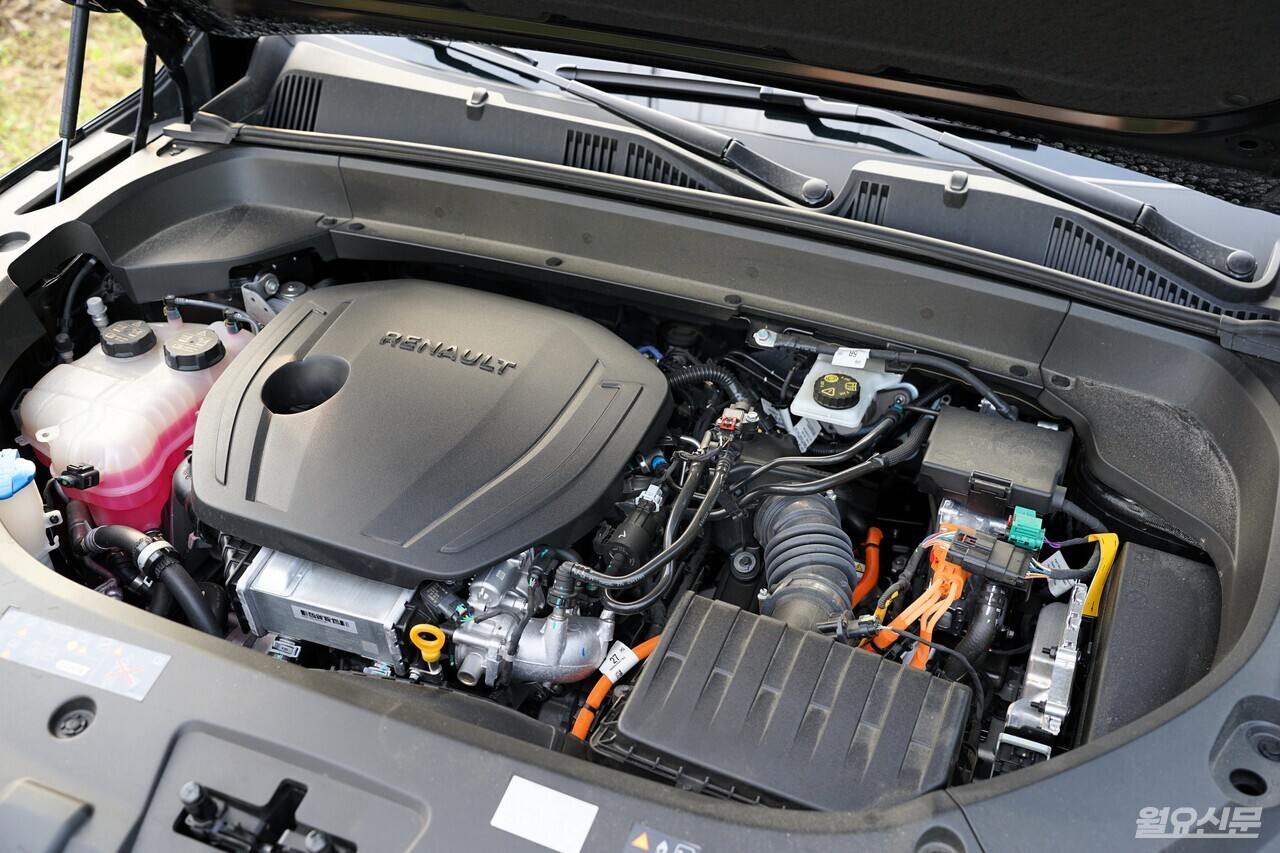 1.5L 터보 엔진과 전기모터의 조합으로 최고출력 242마력을 발휘한다. 사진=김윤겸 기자