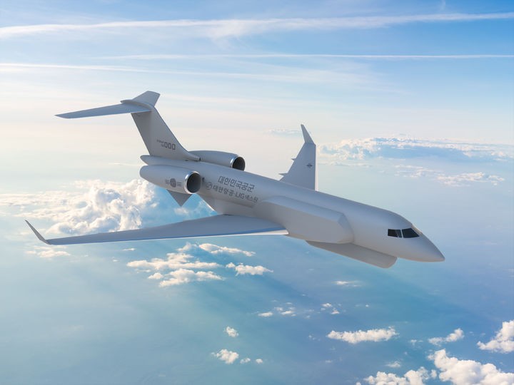 대한항공과 LIG넥스원이 공동 개발을 추진 중인 전자전 항공기(전자전기) 예상도. 봄바르디어 G6500 기반 기체에 LIG넥스원의 전자전 장비를 탑재해 공군에 납품될 예정이다. 사진=대한항공