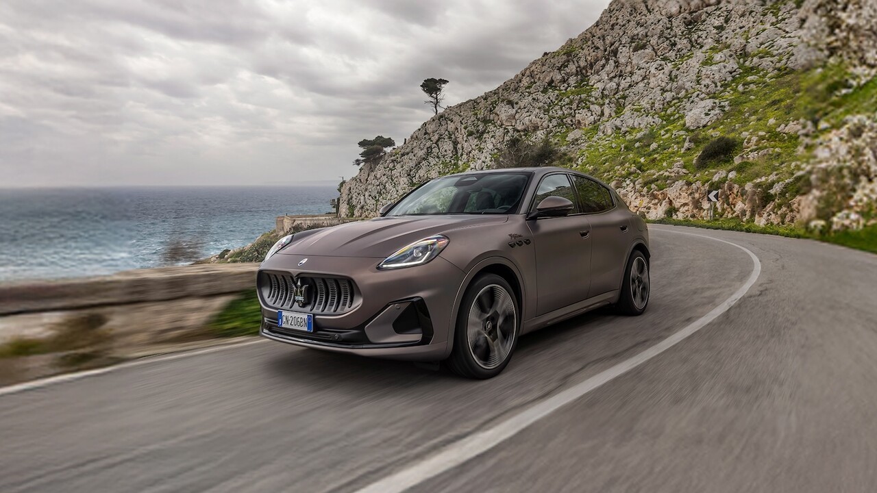 마세라티가 연말까지 '에코 리워드' 캠페인을 통해 전기 SUV '그레칼레 폴고레'를 최대 2830만원 할인된 9000만원대 가격에 한정 판매한다. 사진=마세라티