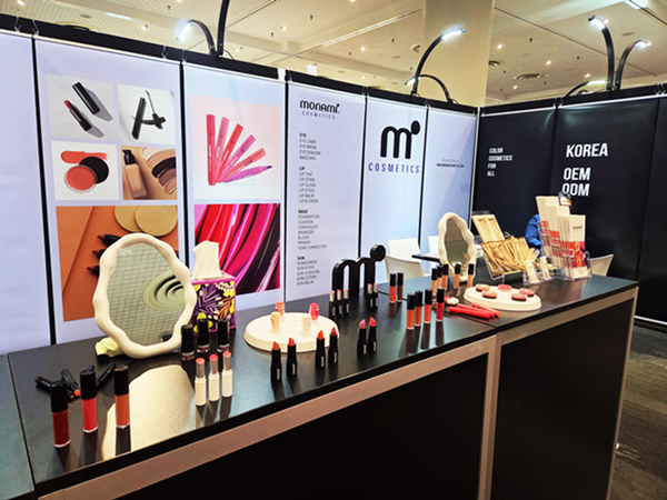 지난 9월에 열린 ‘메이크업 인 뉴욕 2025(MakeUp in NewYork 2025)' 참가 당시 모나미 코스메틱 부스. 사진=모나미 코스메틱