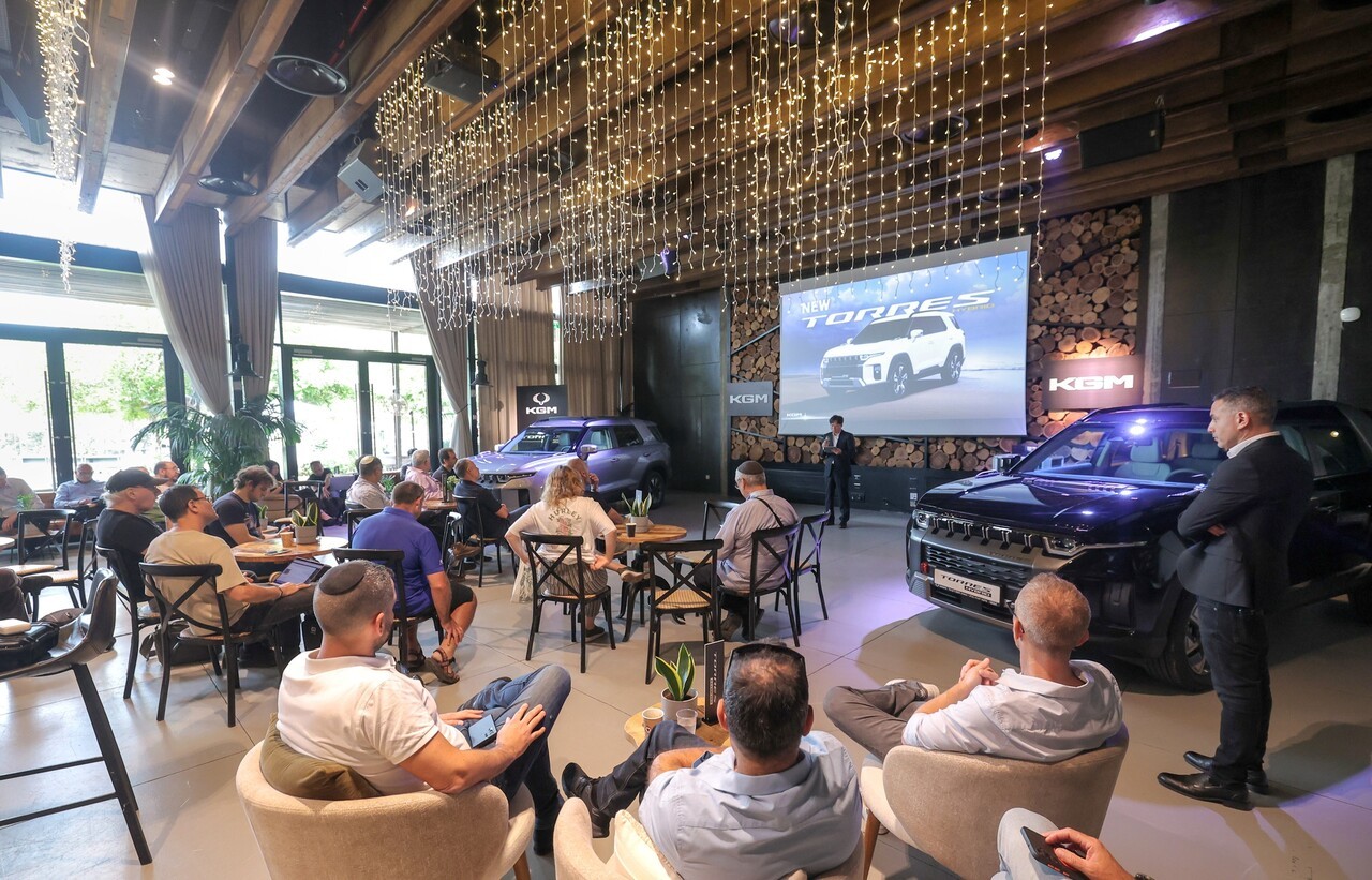 KG모빌리티는 독일에 이어 이스라엘·튀르키예 등에서 토레스HEV와 무쏘EV를 연이어 출시하며 글로벌 수출시장 공략을 본격화했다. 사진=KGM