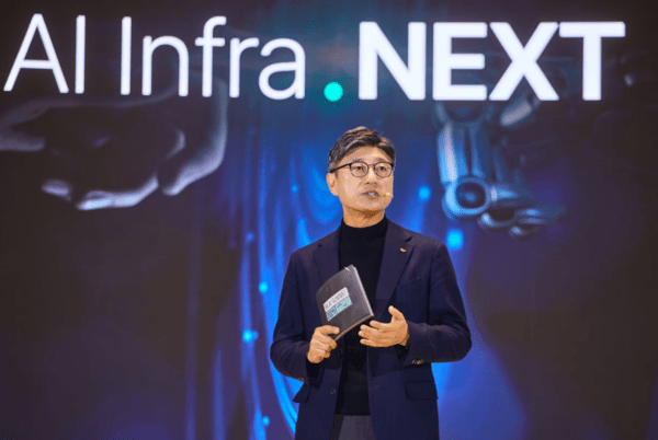 정재헌 SK텔레콤 신임 사장이 3일 서울 강남구 코엑스에서 열린 ‘SK AI 서밋 2025’ 기조연설에서 발언하고 있다. 사진=SK텔레콤