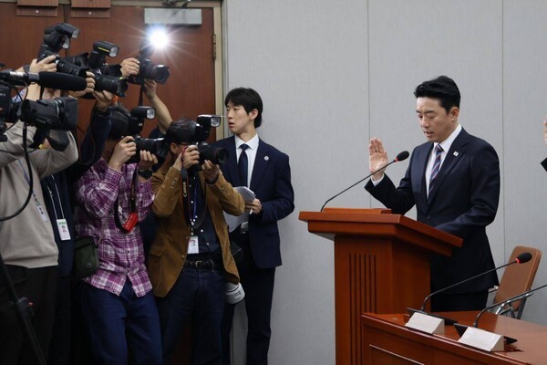 국감에 출석한 강훈식 대통령 비서실장. 사진=강훈식 비서실장 페이스북