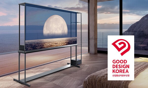 LG전자는 국내 최고 권위 디자인상으로 꼽히는 '2025 우수디자인 상품선정'에서 'LG 시그니처 올레드 T'의 대통령상 수상을 비롯해 총 28개 상을 받았다고 14일 밝혔다.