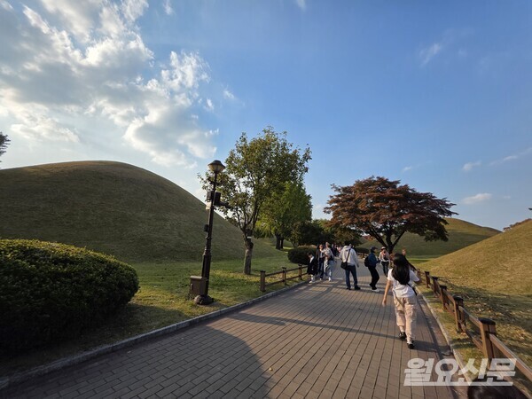 경주 대릉원 산책길. 사진=윤성희 기자