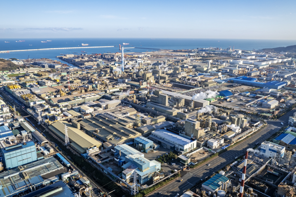 고려아연은 '2025년 세계일류상품 인증서 수여식'에서 연·은·인듐이 '세계일류상품' 인증서를 받았다고 18일 밝혔다. 사진=고려아연