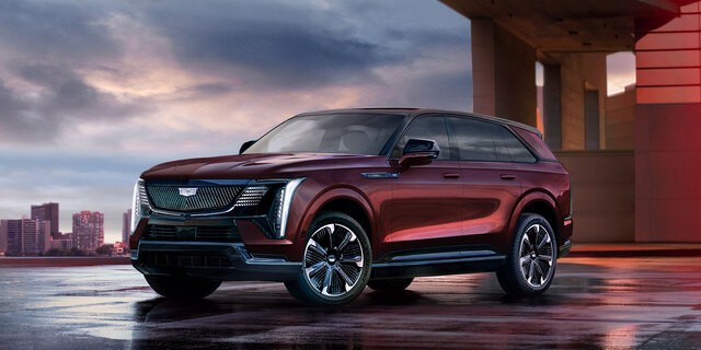 에스컬레이드 IQ의 외장 색상은 6가지로 구성되며 블랙 컬러를 제외한 모델에는 투톤 블랙 루프가 기본 적용된다. 사진=캐딜락