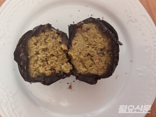 쫀득찹쌀떡 반갈샷. 사진=김나연 기자