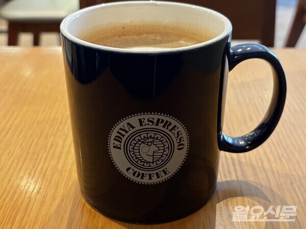 이디야커피, 대용량 출시..."위기 돌파구 될까" - 뉴스 썸네일 이미지