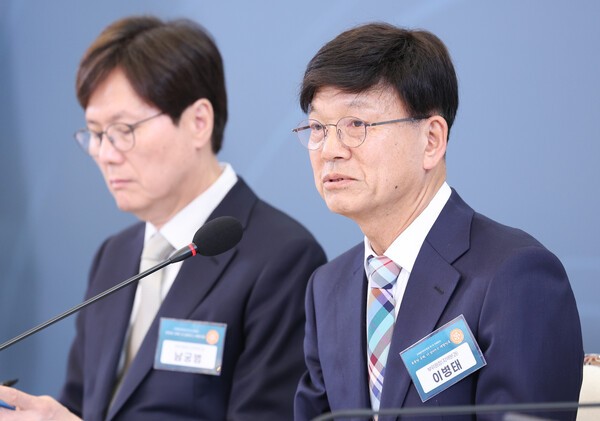 이병태 '5·18 성역' 발언 논란 나흘 만에 사퇴…청와대 "사퇴 의사 수용...