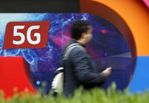 이통3사, 5G본격화 앞두고 실감형 콘텐츠(AR·VR) 선점 경쟁 - 뉴스 썸네일 이미지