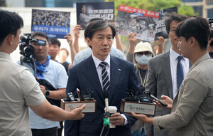 <b>문재인</b> 전 <b>대통령</b>, 조국 광복절 특사 필요성 언급...<b>대통령</b>실에 전달 돼